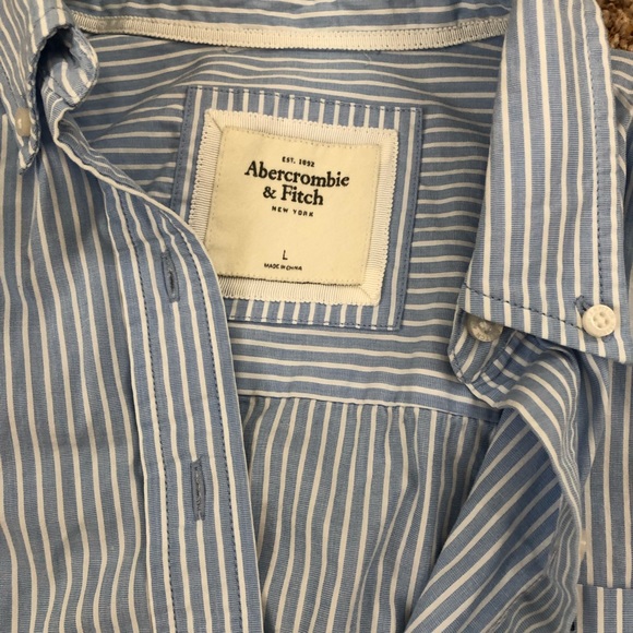 Abercrombie & Fitch button-down short - Large - Picture 2 of 3